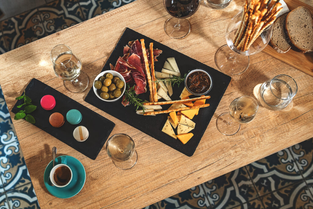 Pohoštění k vínu