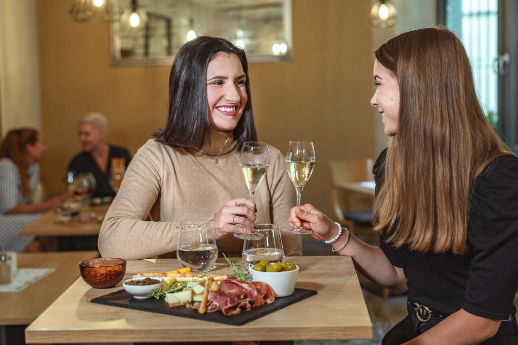 Degustace vín a pohoštění