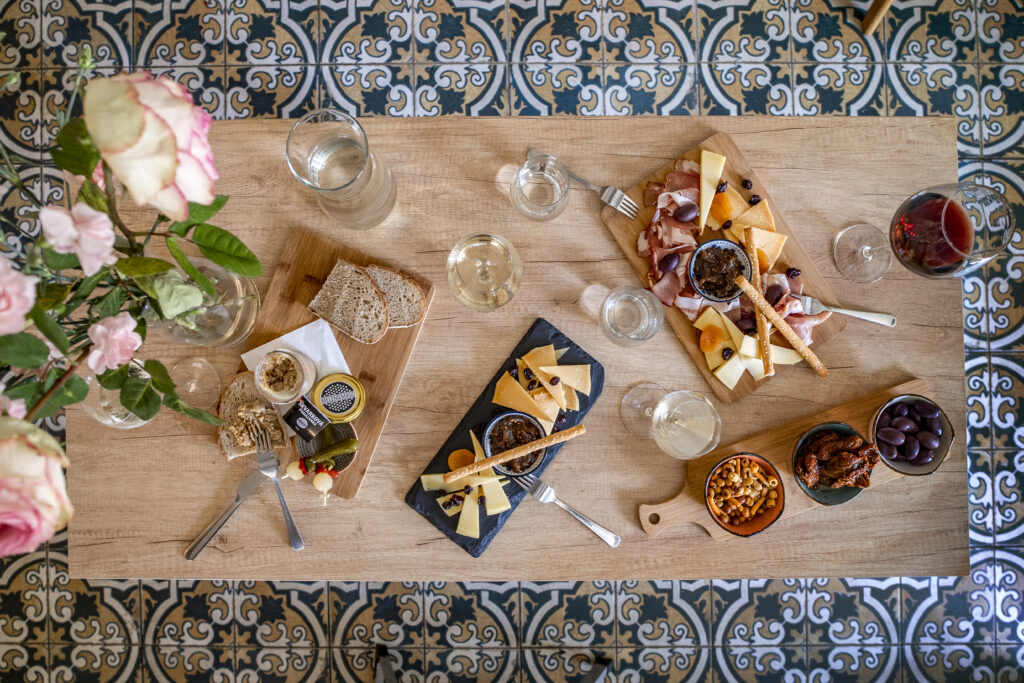 Pohoštění k vínu